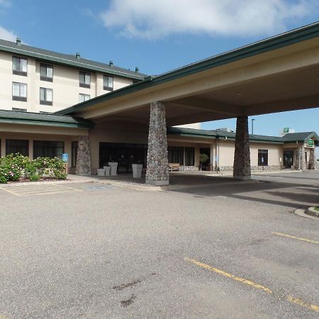 Holiday Inn Hotel & Suites Owatonna Екстериор снимка
