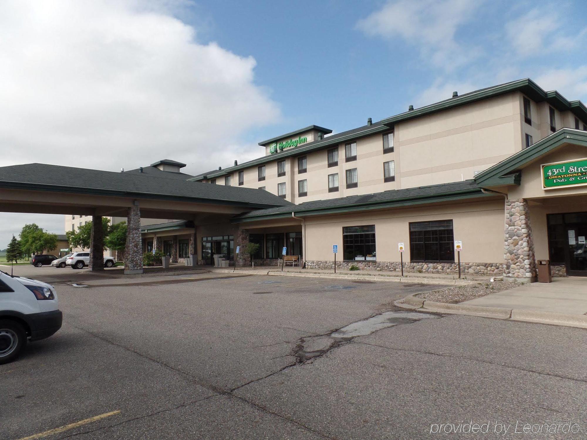 Holiday Inn Hotel & Suites Owatonna Екстериор снимка