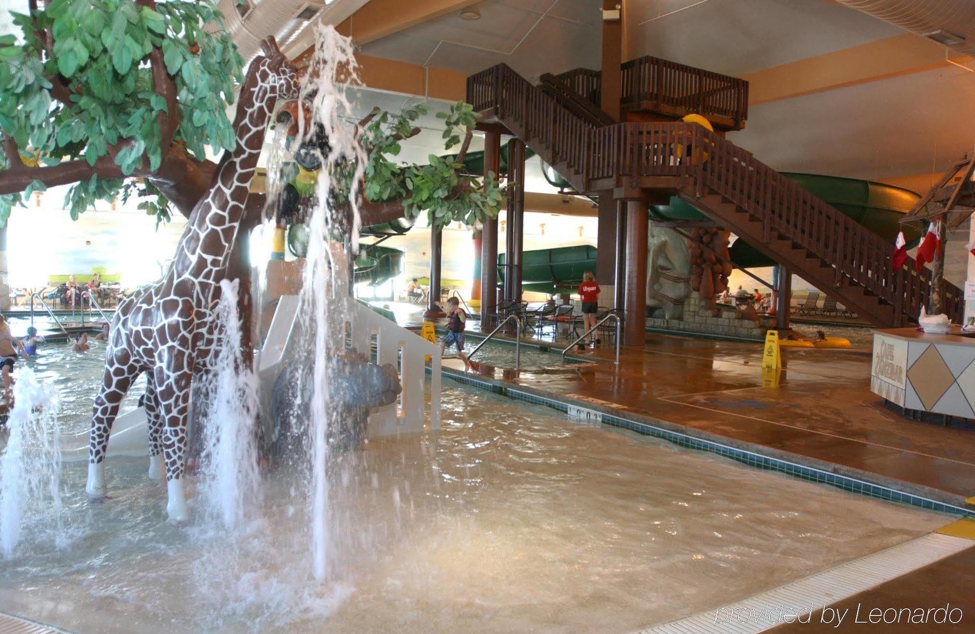 Holiday Inn Hotel & Suites Owatonna Екстериор снимка