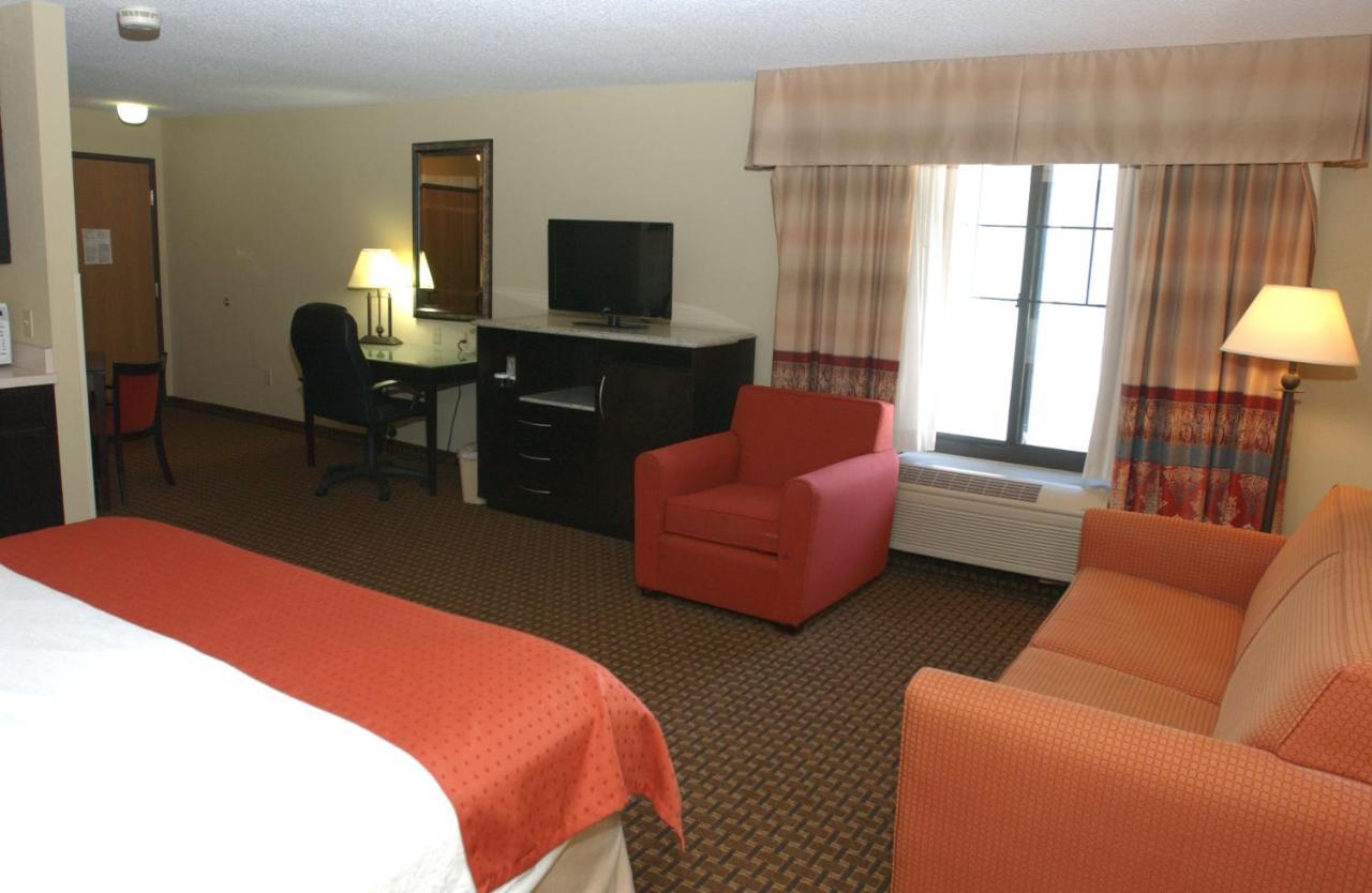 Holiday Inn Hotel & Suites Owatonna Екстериор снимка