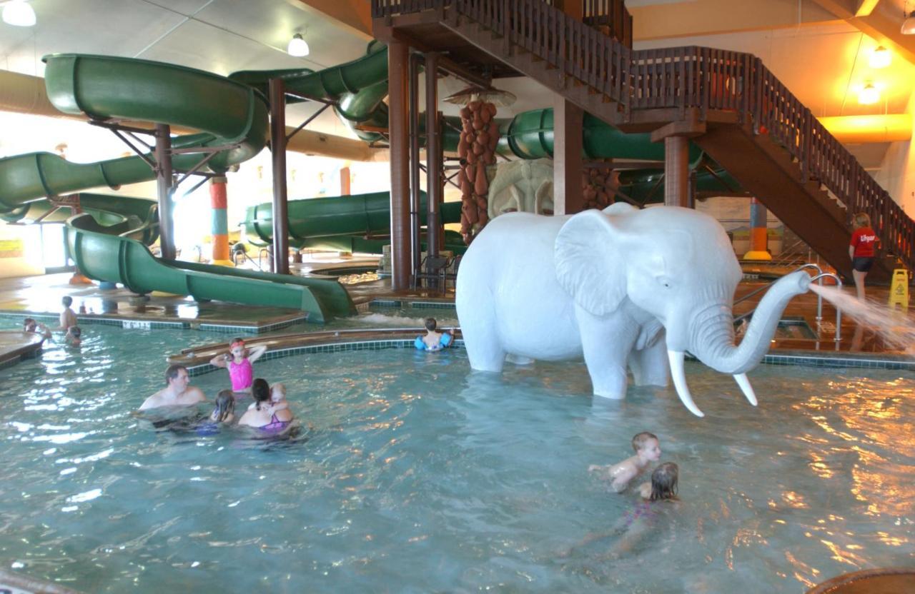 Holiday Inn Hotel & Suites Owatonna Екстериор снимка