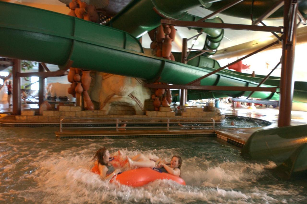 Holiday Inn Hotel & Suites Owatonna Екстериор снимка